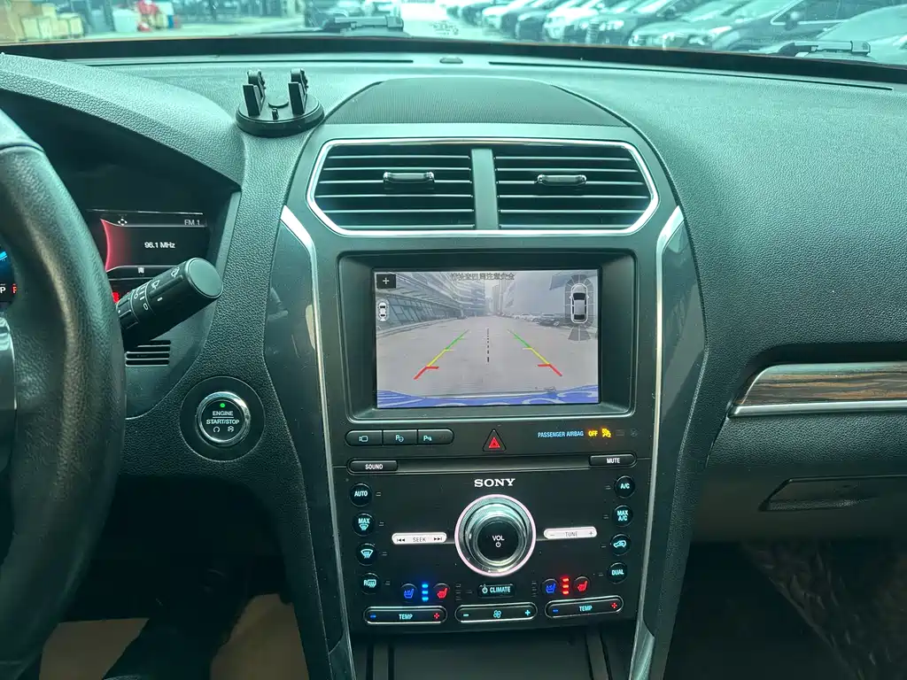 Ford Explorer 2019 — фото 14