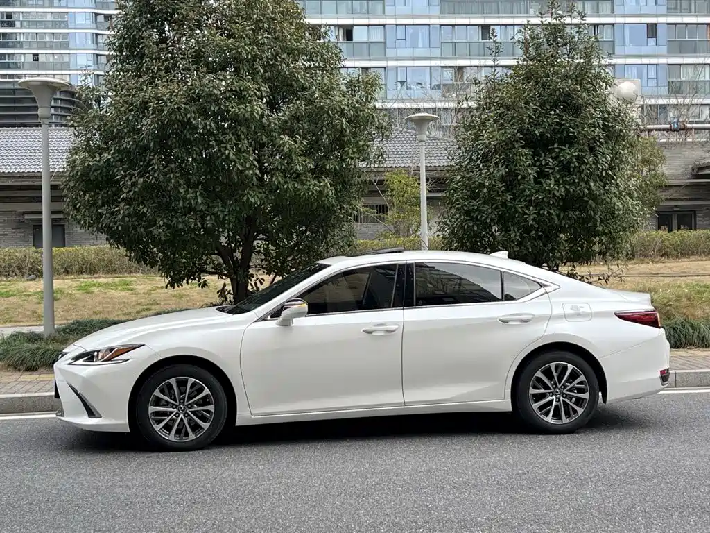 Lexus ES 2024 — фото 5