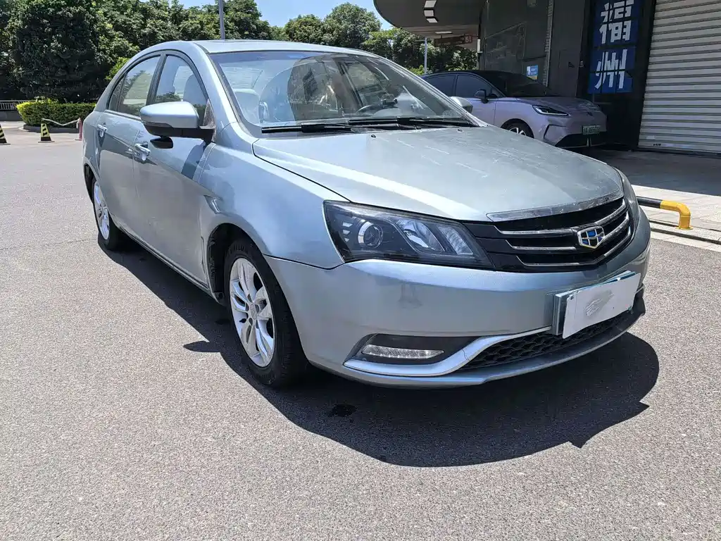 Geely Emgrand 2015 — фото 3