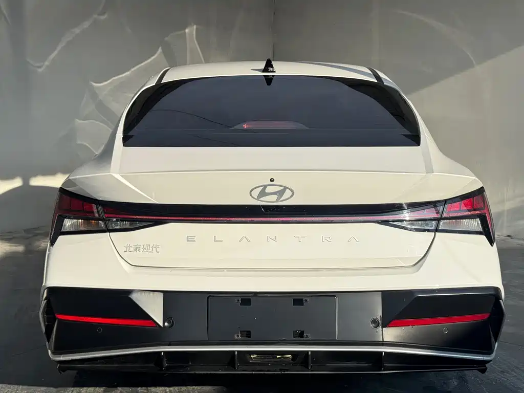 Hyundai Elantra 2023
