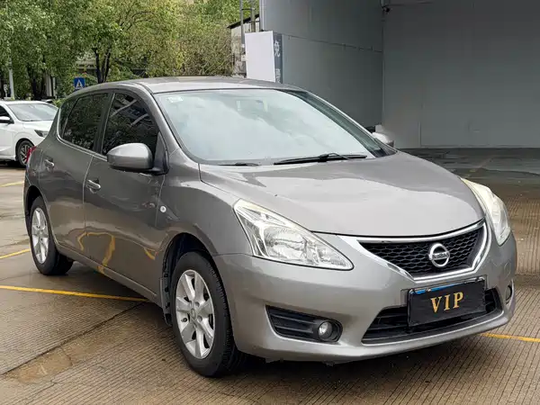 Nissan Tiida 2012
