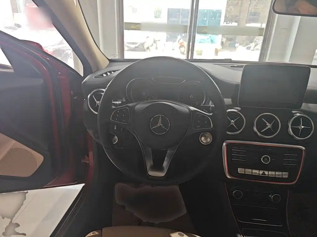 Mercedes-Benz GLA 2017 — фото 11