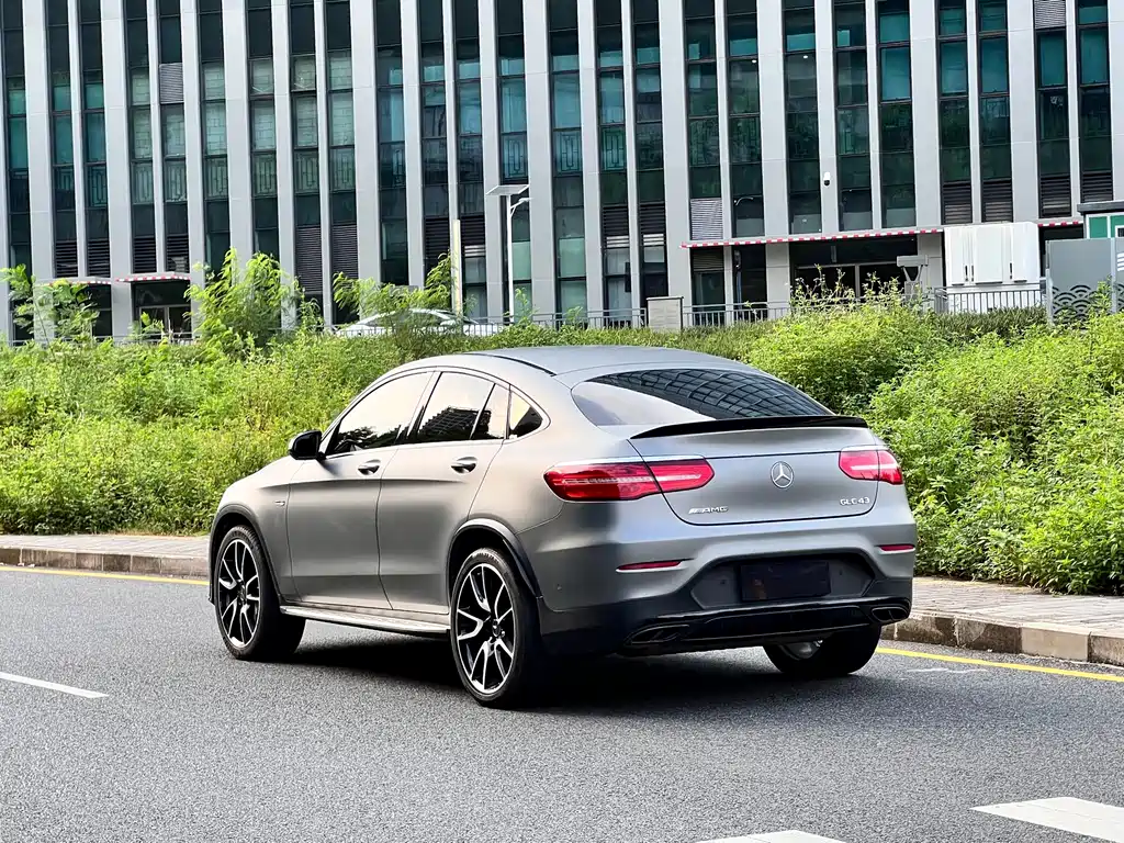 Mercedes-Benz GLC Coupe AMG 2018 — фото 11