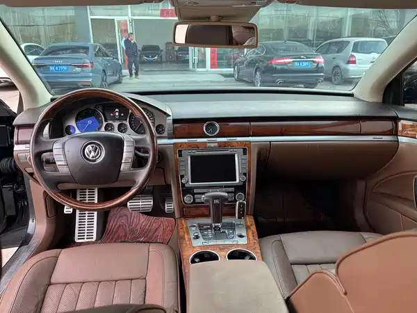 Volkswagen Phaeton 2012