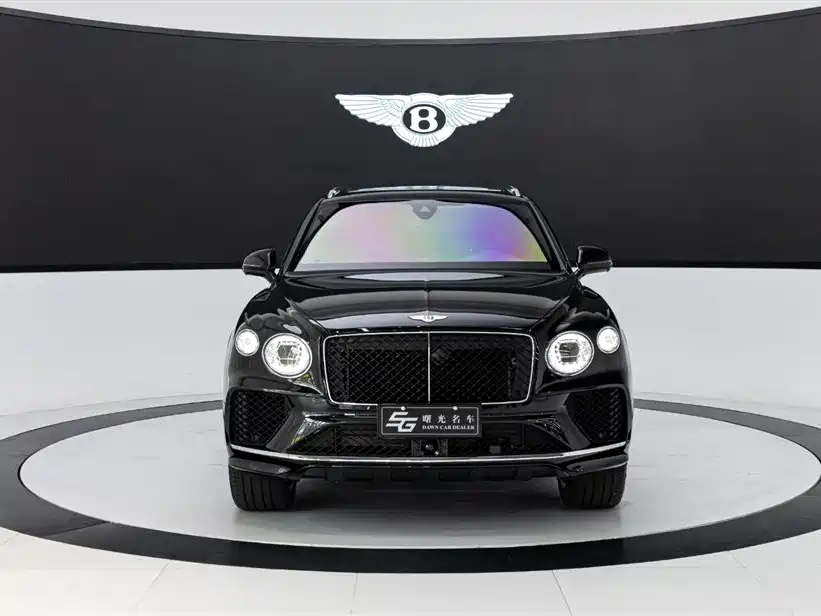 Bentley Bentayga 2025 — фото 3