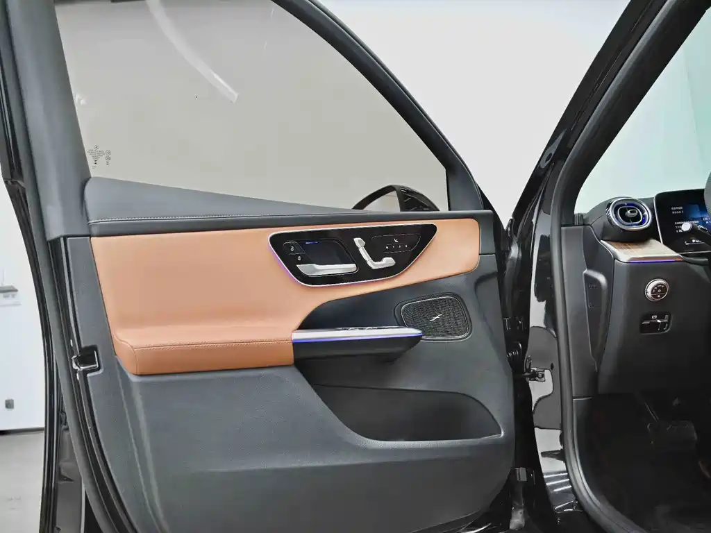 Mercedes-Benz GLC 2025 — фото 25