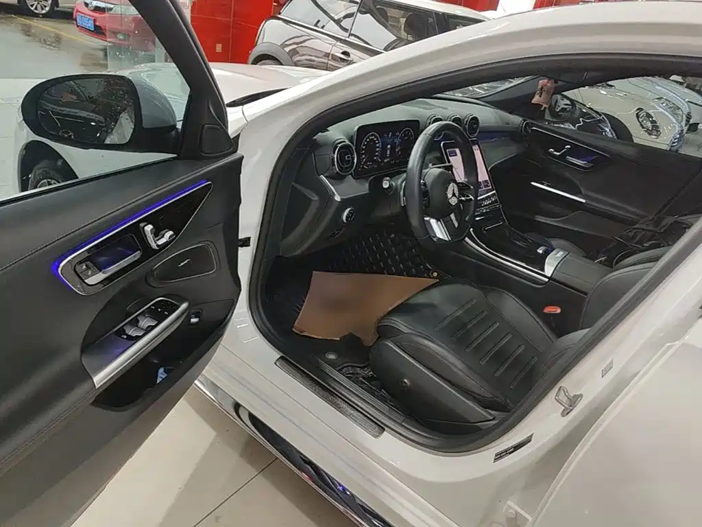 Mercedes-Benz C-Class 2023 — фото 12
