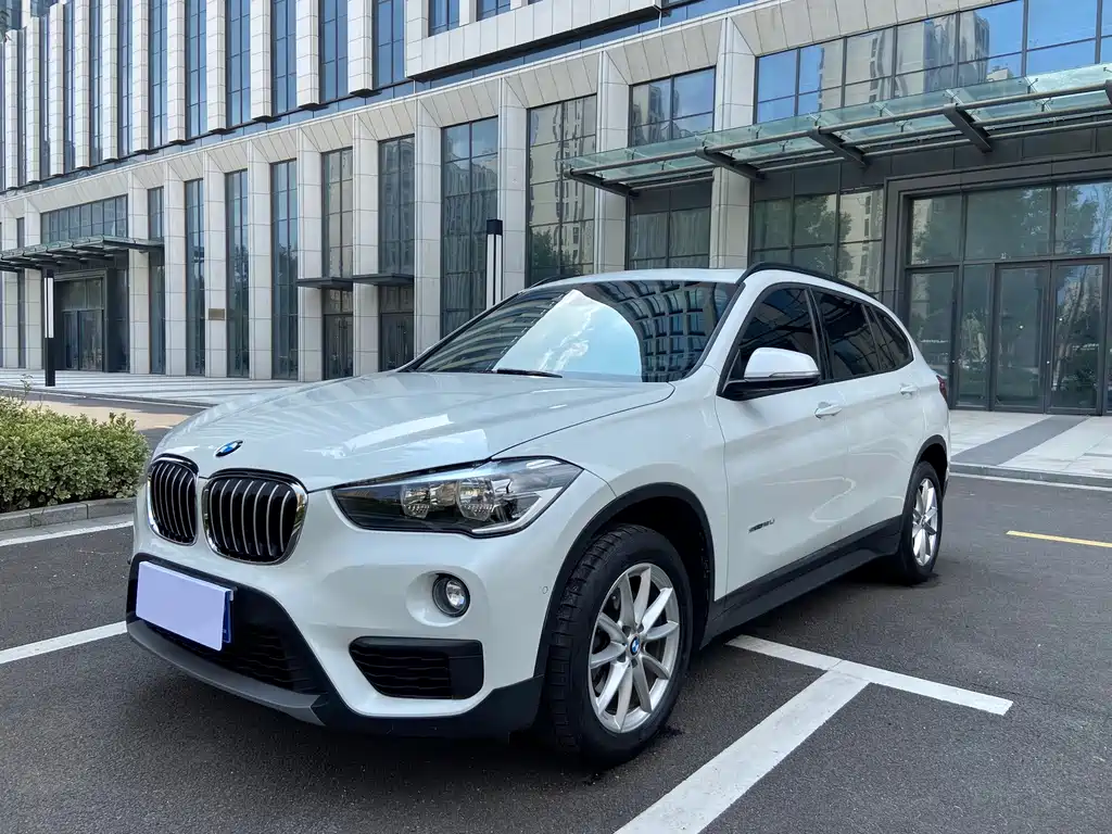 BMW X1 2017 — фото 1