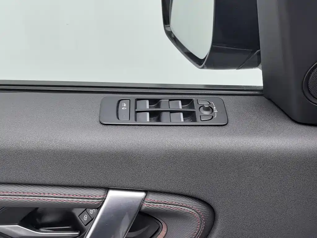 Land Rover Discovery Sport 2021 — фото 9
