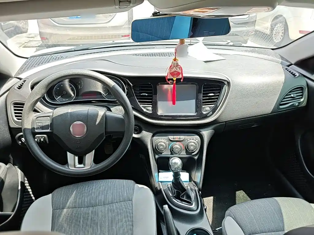 Fiat Viaggio 2015 — фото 10