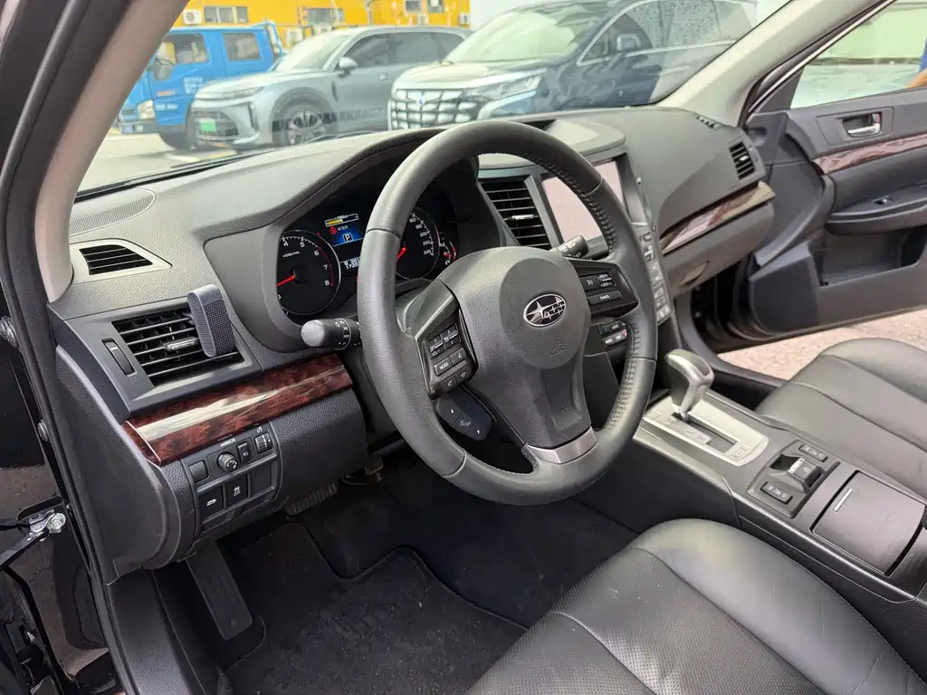 Subaru Outback 2013 — фото 10