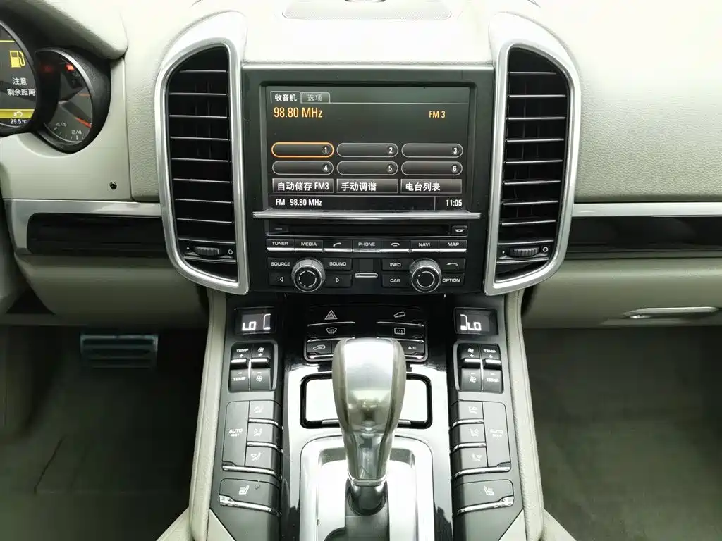 Porsche Cayenne 2014 — фото 12
