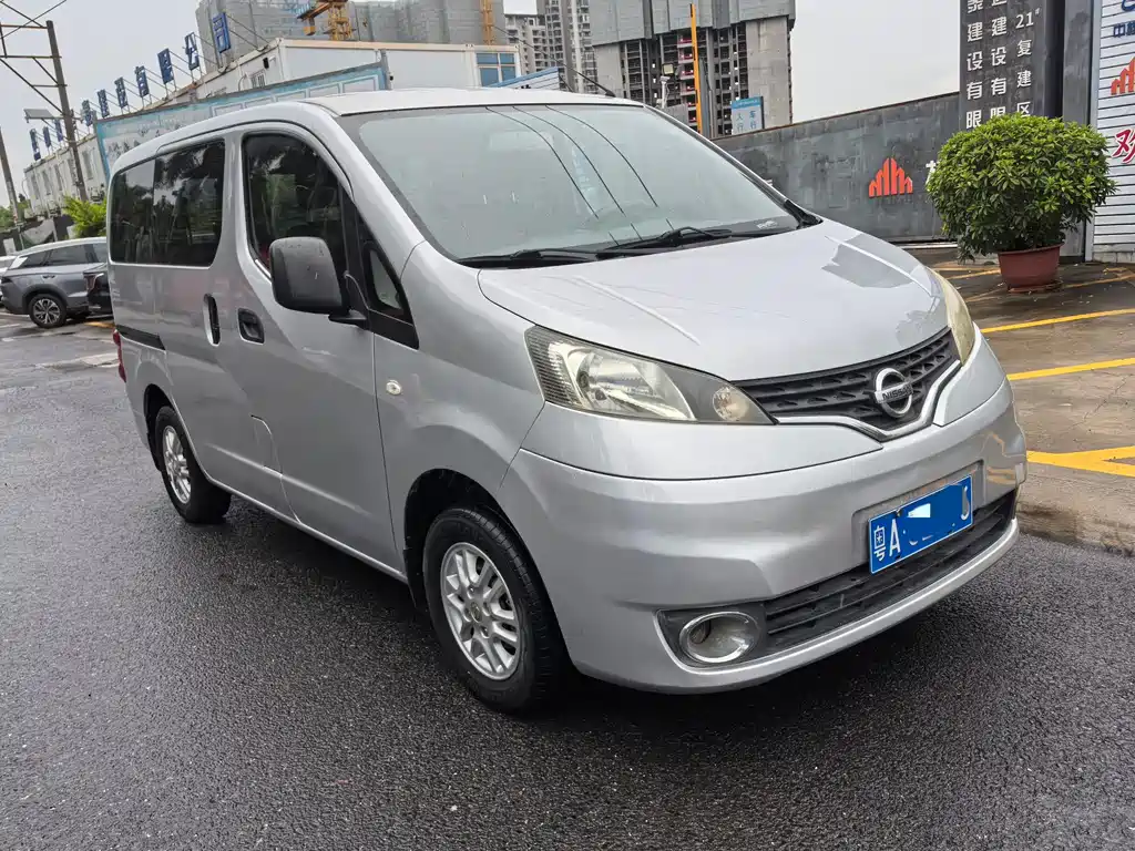 Nissan NV200 2012