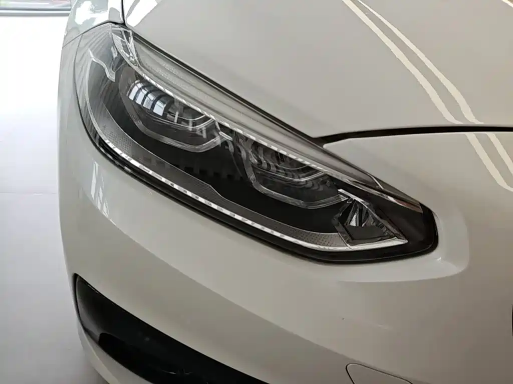 BMW 1 Series 2019 — фото 13