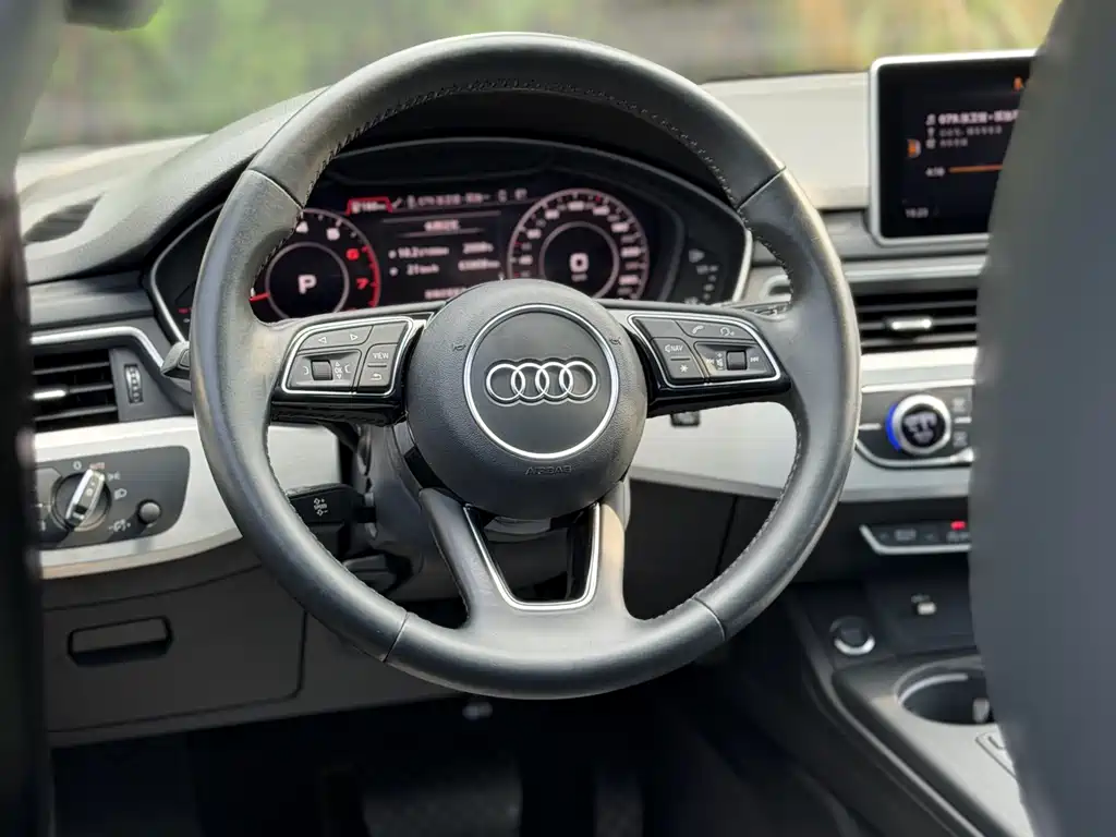 Audi A4L 2018 — фото 16