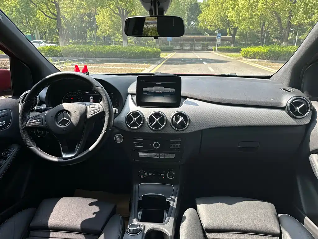 Mercedes-Benz B-Class 2017 — фото 8