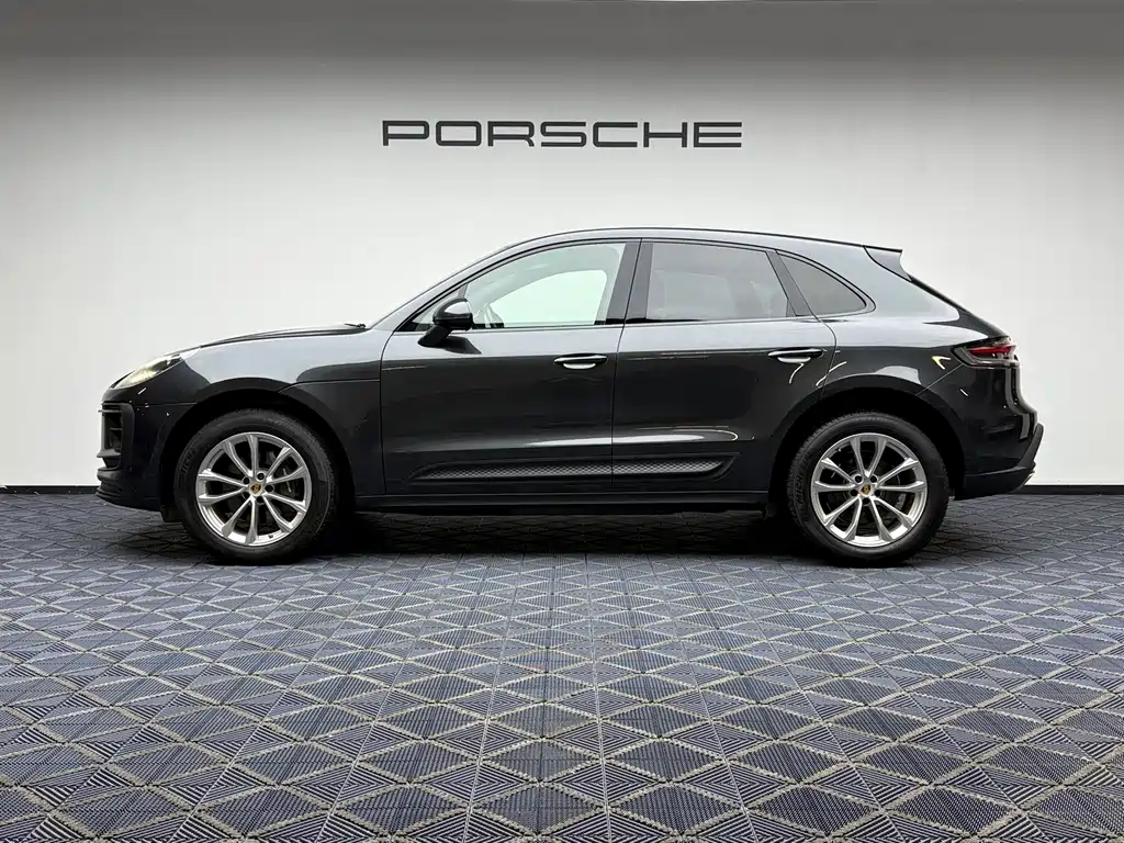 Porsche Macan 2023 — фото 7