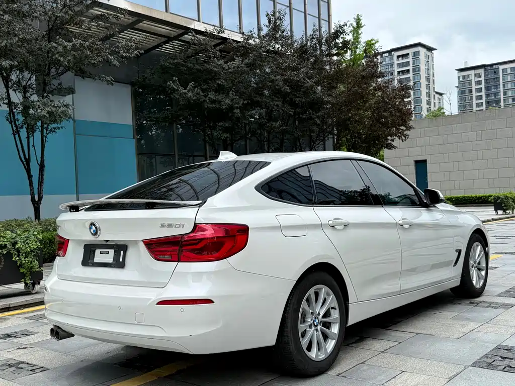 BMW 3 Series GT 2017 — фото 4