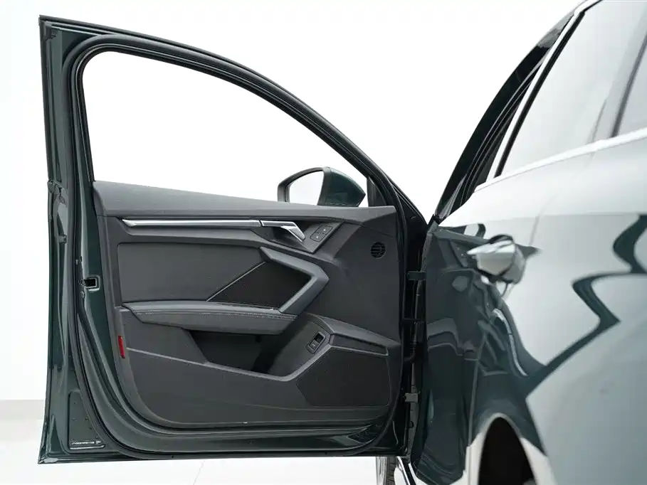 Audi A3 2023 — фото 24