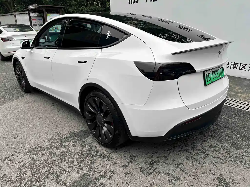 Tesla Model Y 2022 — фото 4