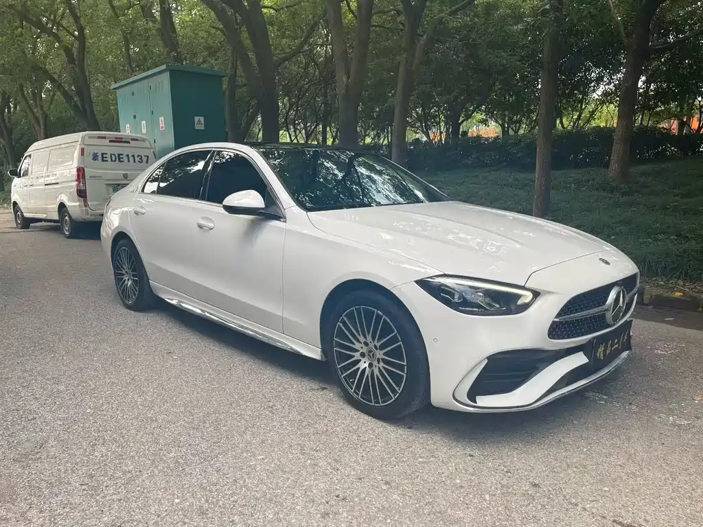 Mercedes-Benz C-Class 2023 — фото 3