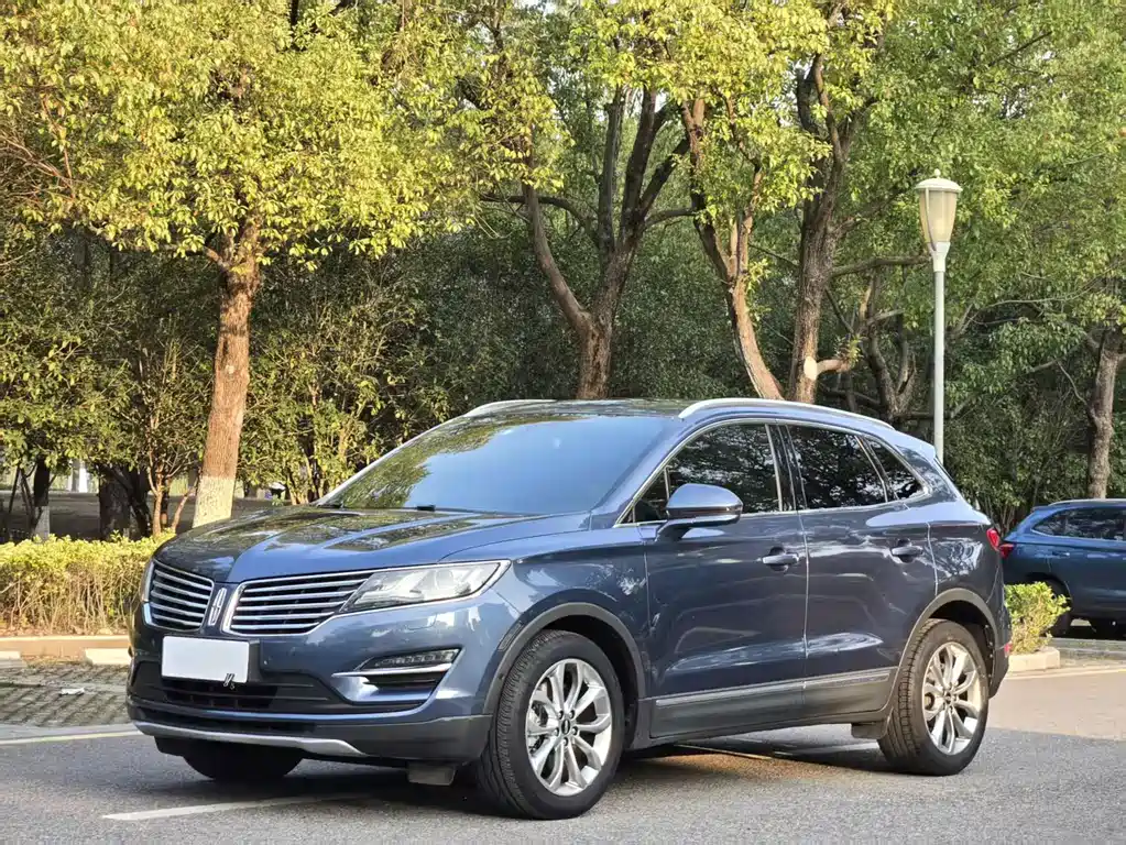 Lincoln MKC 2019 — фото 1