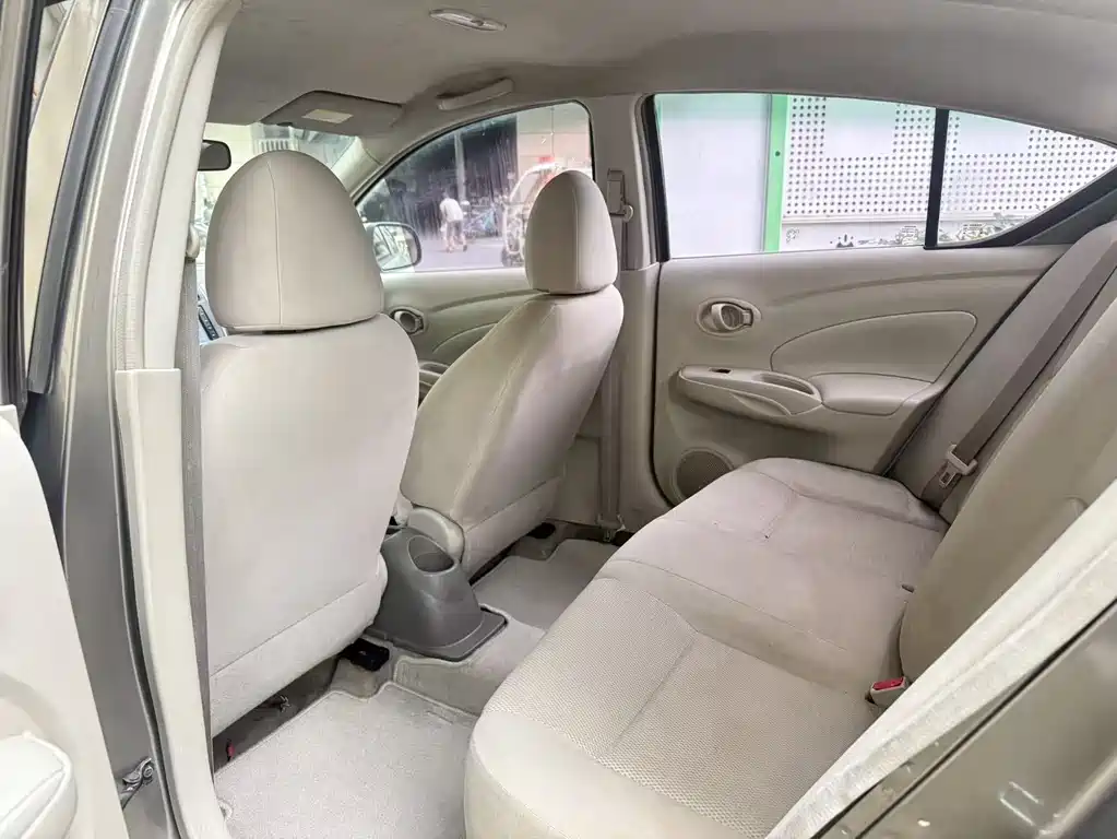 Nissan Sunny 2011 — фото 8