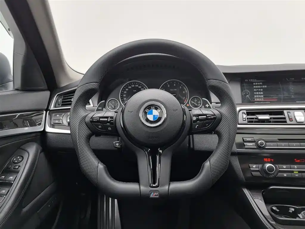 BMW 5 Series 2013 — фото 11