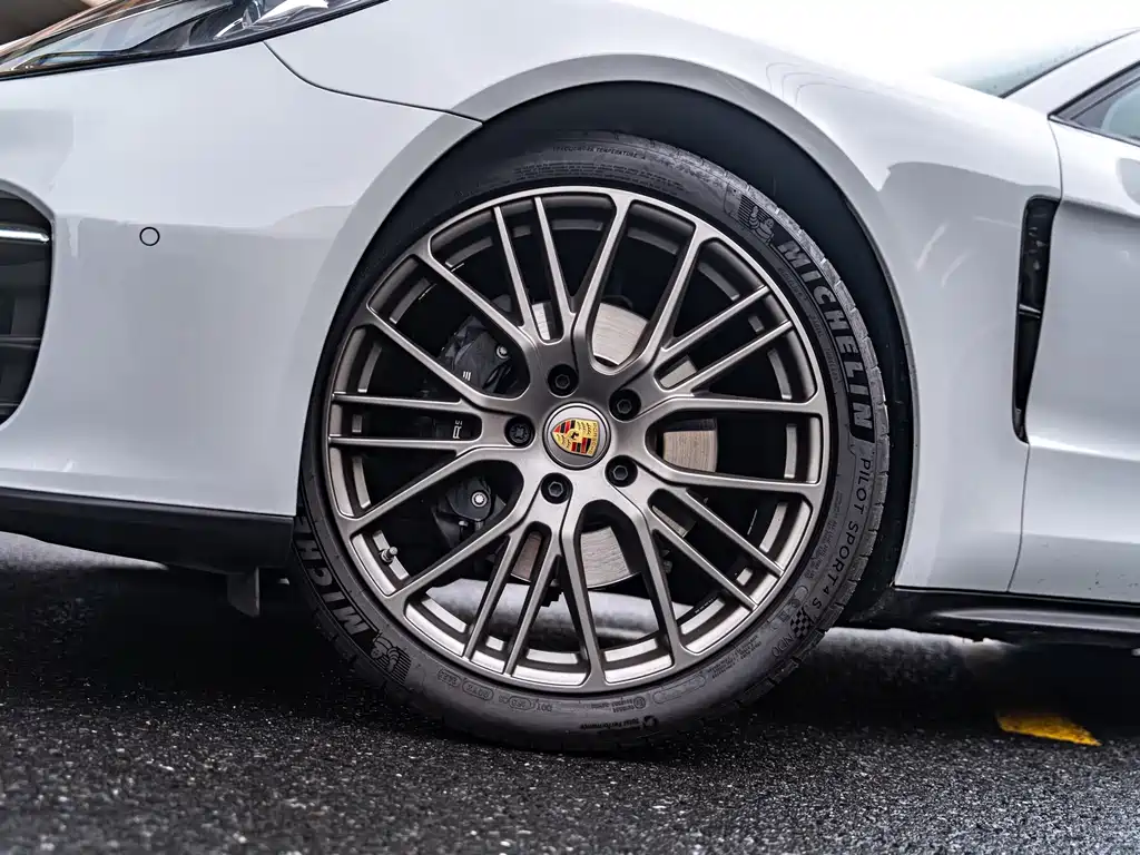 Porsche Panamera 2024