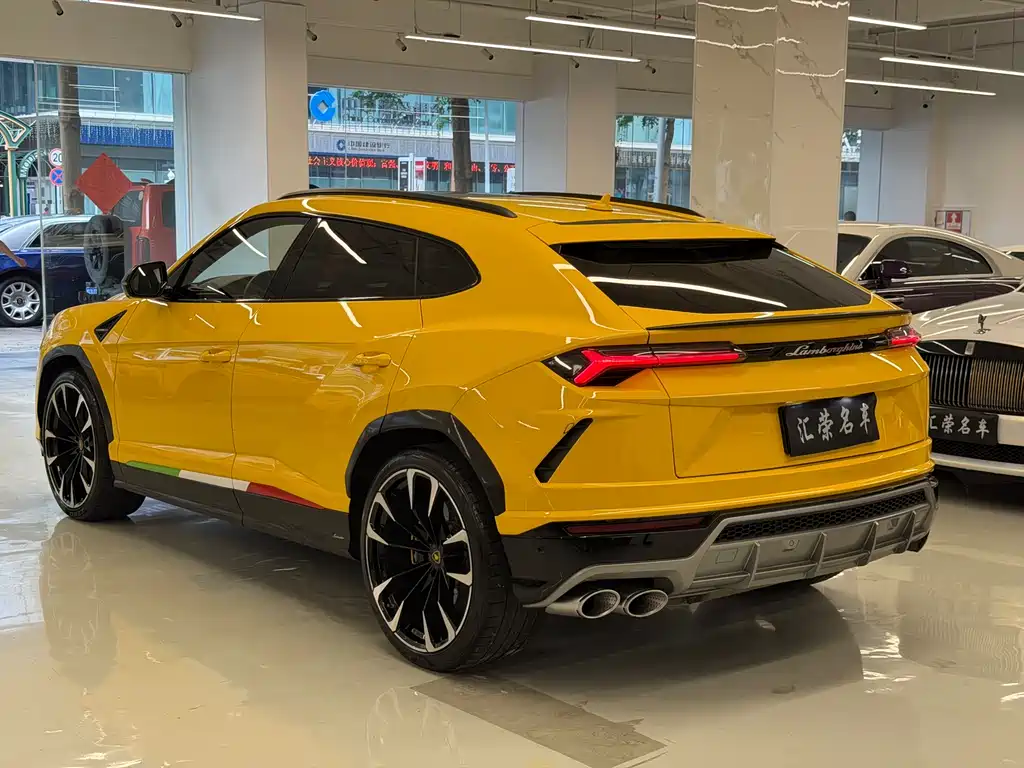 Lamborghini Urus 2019 — фото 10