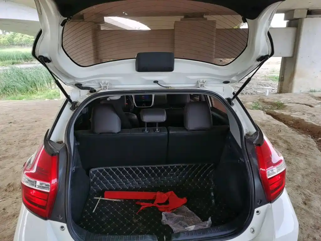Toyota Yaris L 2018 — фото 19