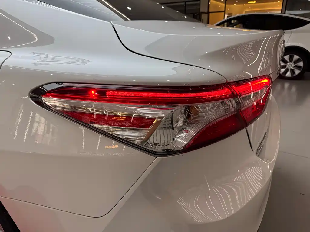 Toyota Camry 2024 — фото 35