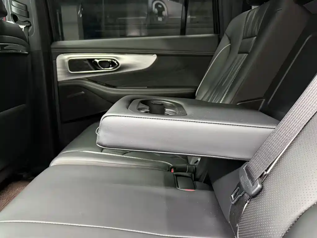 GAC Motor Trumpchi GS8 2023 — фото 16