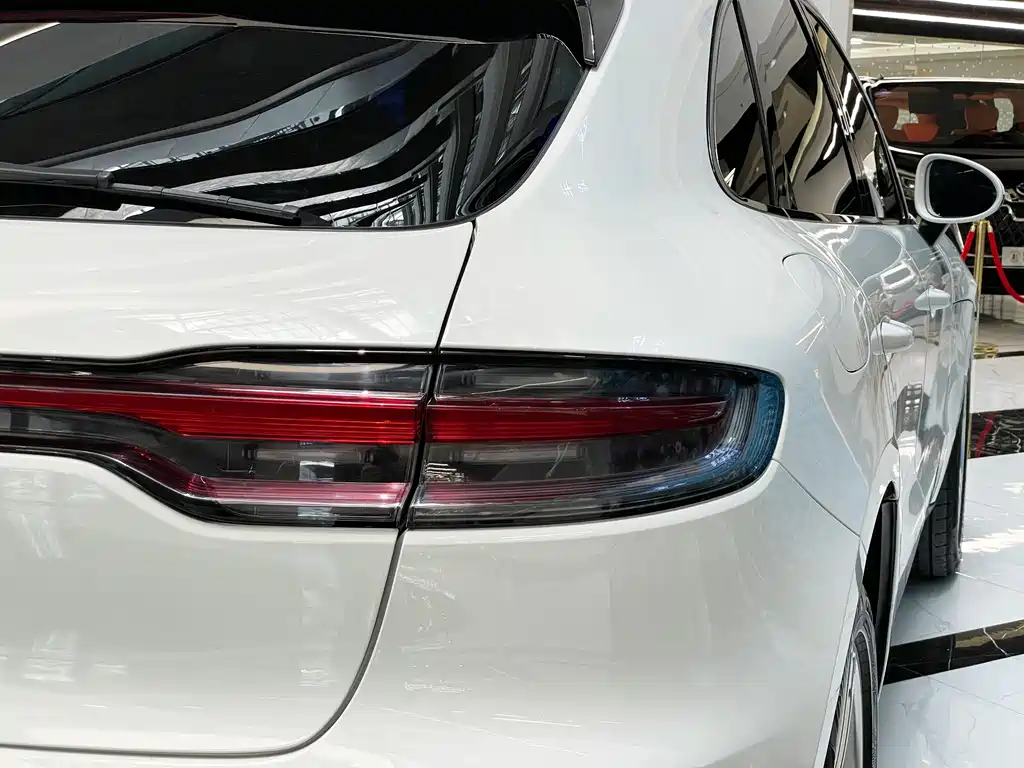 Porsche Macan 2018 — фото 20