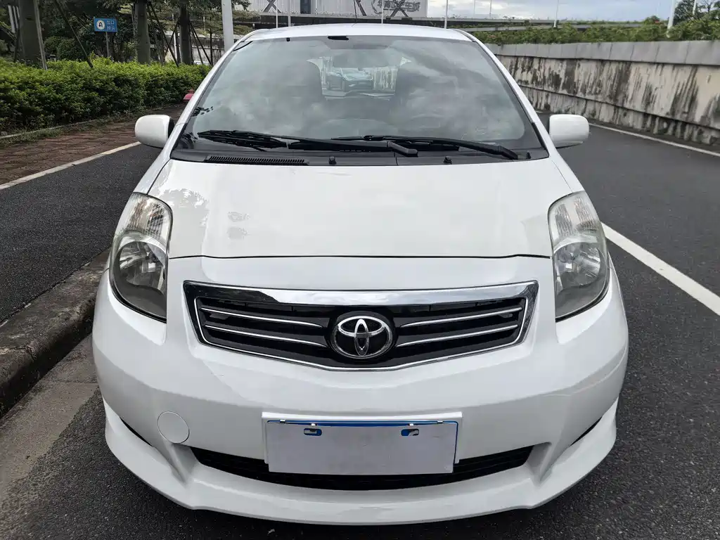 Toyota Yaris 2012