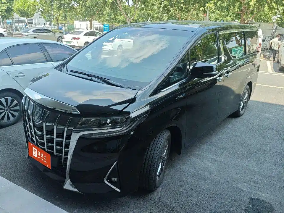 Toyota Alphard 2021 — фото 1