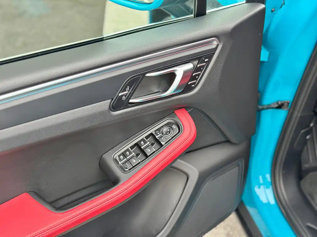 Porsche Macan 2019 — фото 20