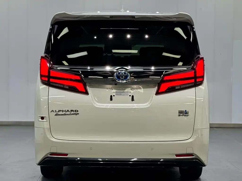 Toyota Alphard 2022 — фото 12