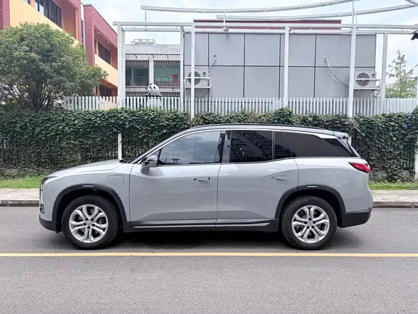 NIO ES8 2019
