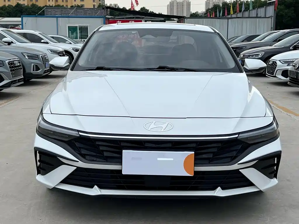 Hyundai Elantra 2023