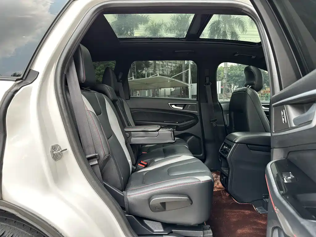 Ford Edge 2020 — фото 14