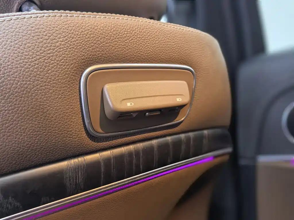 Mercedes-Benz E-Class 2020 — фото 13