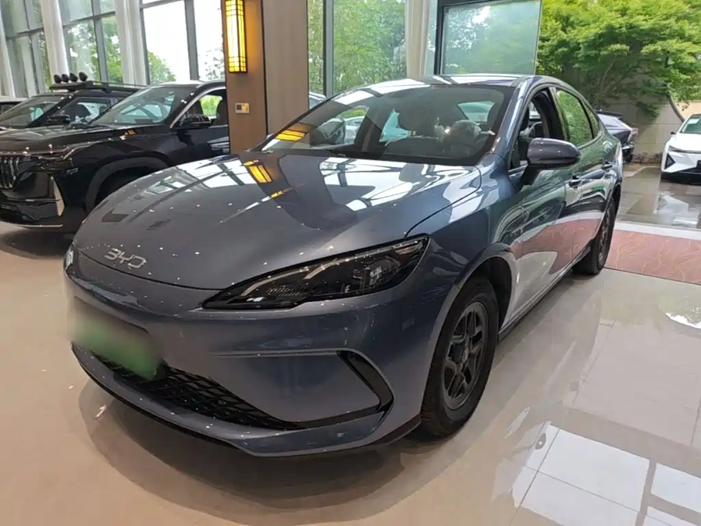 BYD Seal 05 DM-i 2026 — фото 2