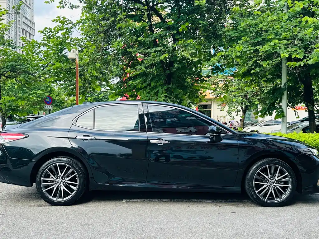 Toyota Camry 2021