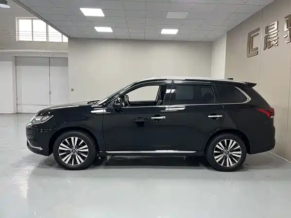 Mitsubishi Outlander 2022