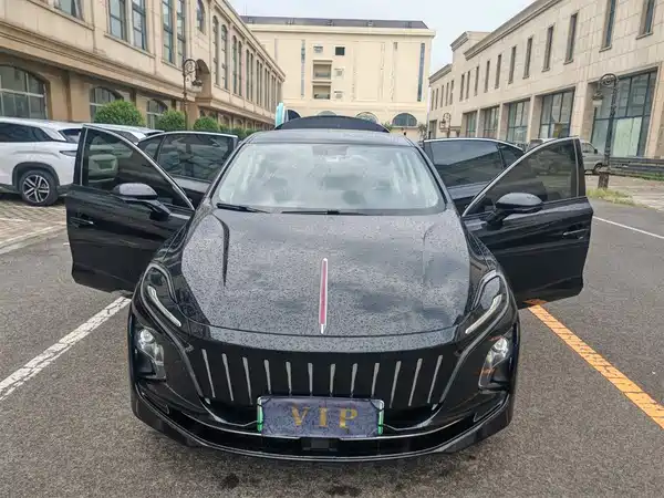 Hongqi E-QM5 2023