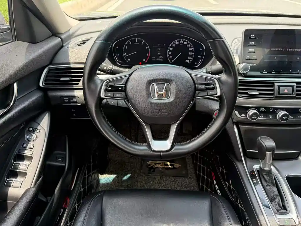 Honda Accord 2019 — фото 8