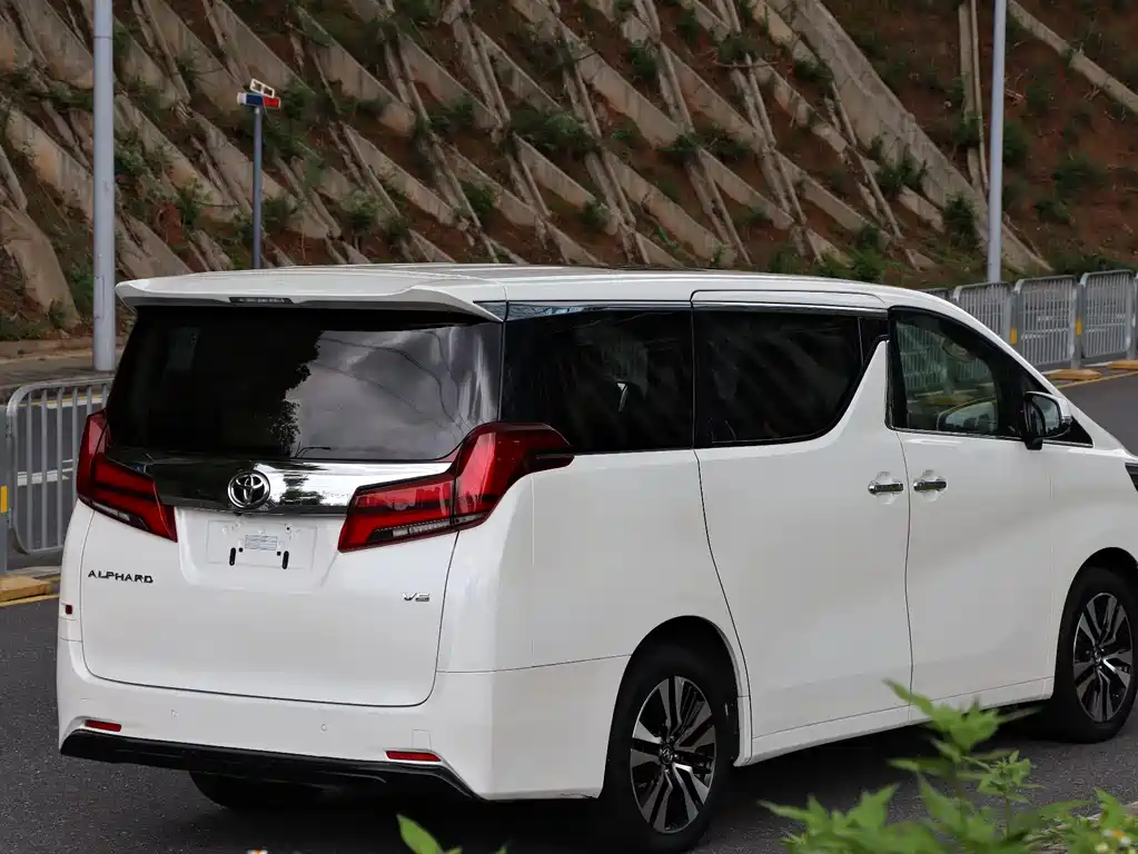 Toyota Alphard 2018