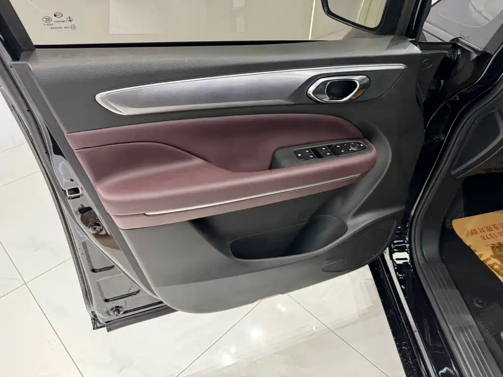 GAC Trumpchi M6 2022 — фото 8