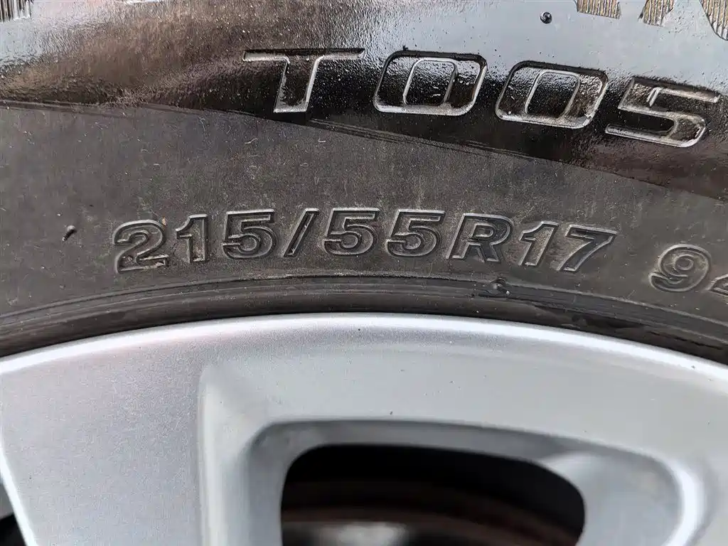 Toyota Camry 2023 — фото 24